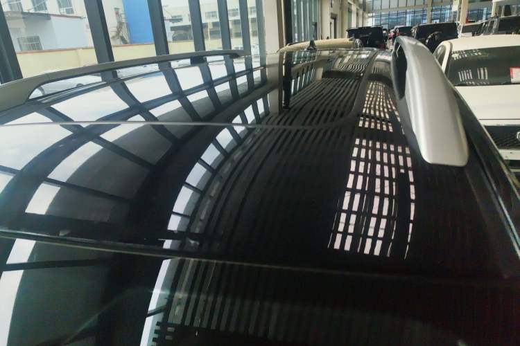 Used Roewe RX8 2019 30T Smart Connectivity Two-Wheel Drive Supreme Flagship Edition
