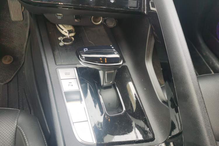 Used Hyundai Elantra 2021 1.5L CVT LUX Prestige Edition Gear Lever