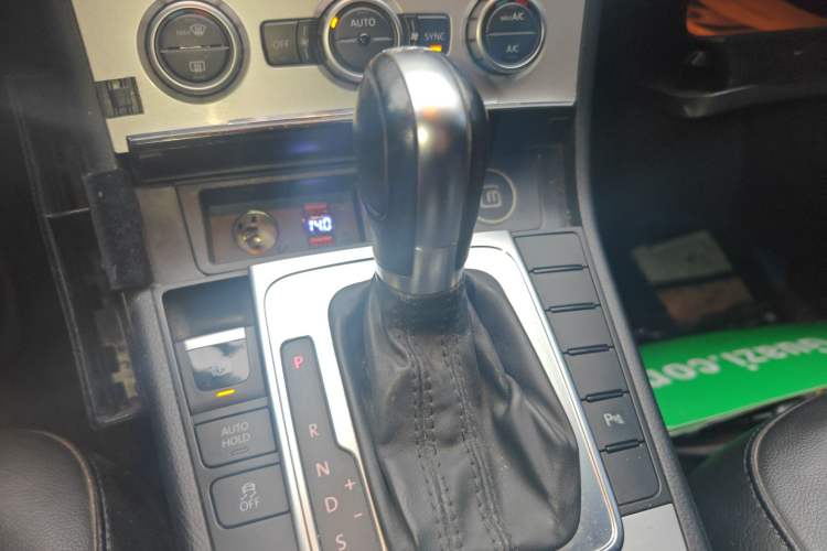 Used Volkswagen Magotan 2013 2.0 TSI Luxury Model
