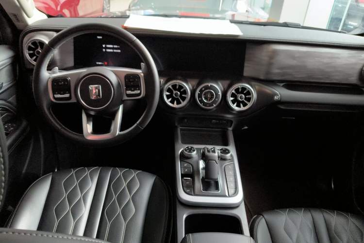 Used Tank 300 2021 Off-Road Edition 2.0T Challenger Center Console