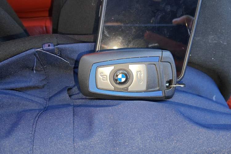 Used BMW 4 Series 2017 425i Convertible M Sport Package Vehicle Key