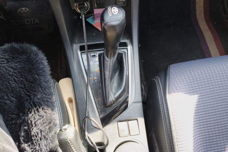 Used Toyota Levin 2017 Revised Version 185T CVT Elite Edition China VI Standard Gear Lever