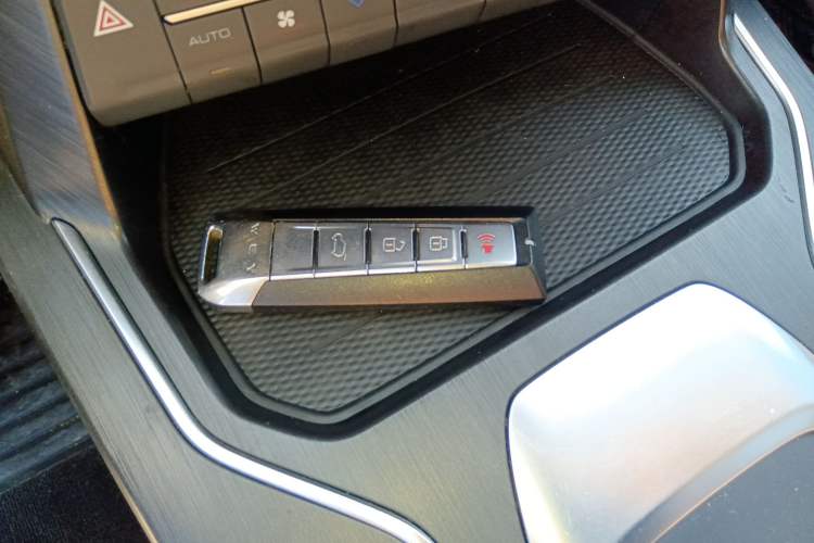 Used Wey VV6 2021 2.0T Two-Wheel Drive Smart Protection+