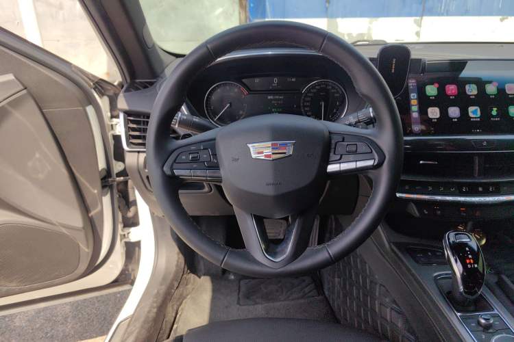Used Cadillac CT5 2022 28T Luxury Edition Steering Wheel