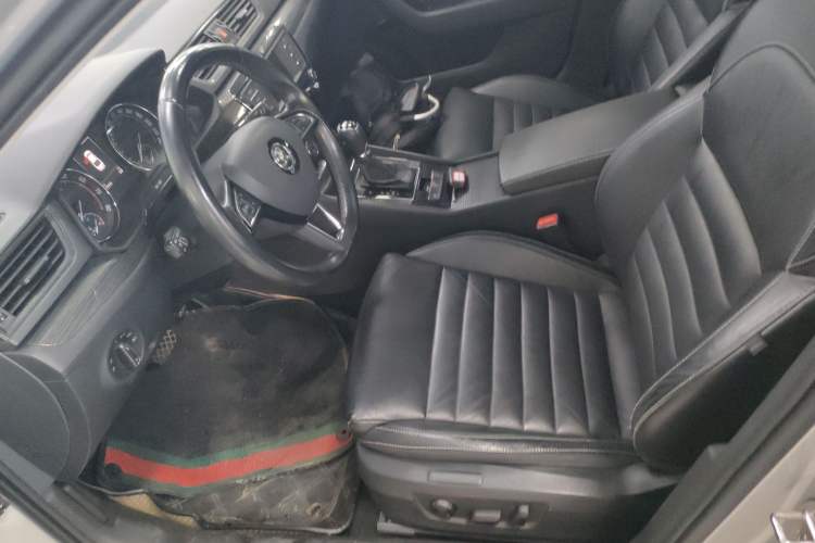 Used Skoda Superb 2016 TSI330 DSG Smart Drive Edition Left Front Seat