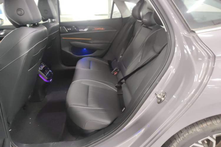 Used Volkswagen Passat 2025 Pro 380TSI Dragon Supreme Edition
