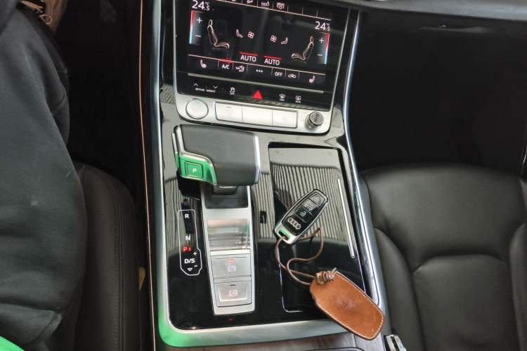 Used Audi Q7 2020 55 TFSI quattro S line sports model