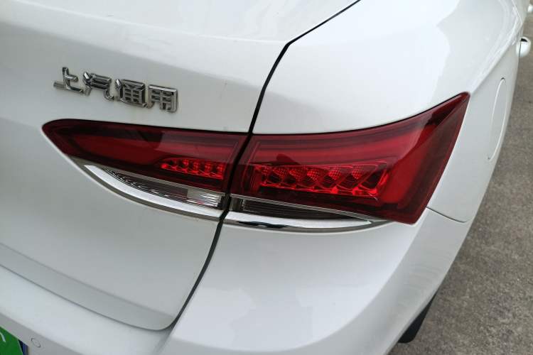 Used Buick GT 2019 15T Dual-Clutch Connected Elite Version China V Standard Right Rear Taillight