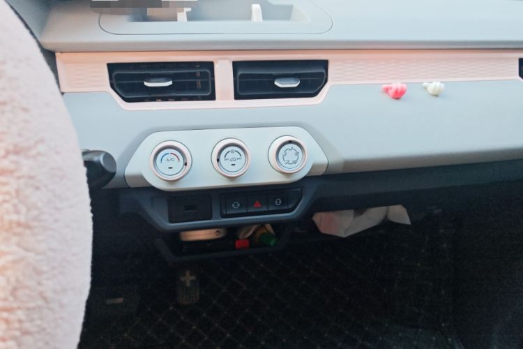 Used Chery QQ Ice Cream 2022 170km Sundae Phosphate Lithium-Ion Audio And AC Panel