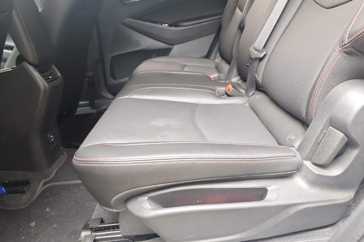 Used Chevrolet Orlando 2020 Light Hybrid Redline 530T Automatic Enjoyment Edition (5+2 Models)