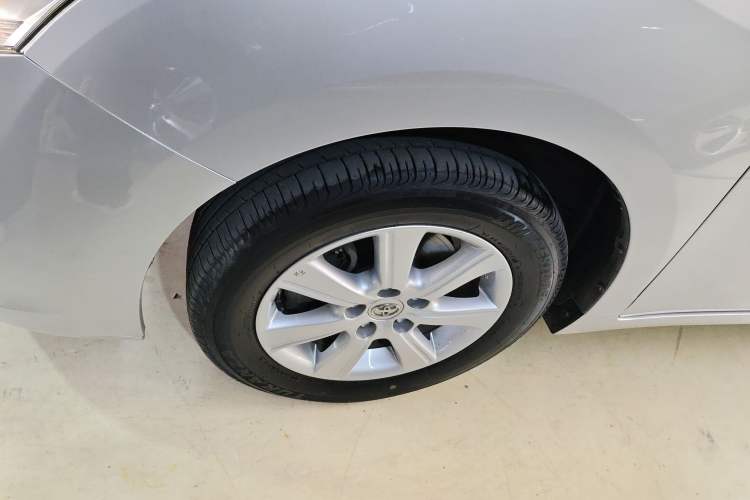 Used Toyota Verso 2014 Starlight 180E CVT Elite Edition Left Front Wheel Hub