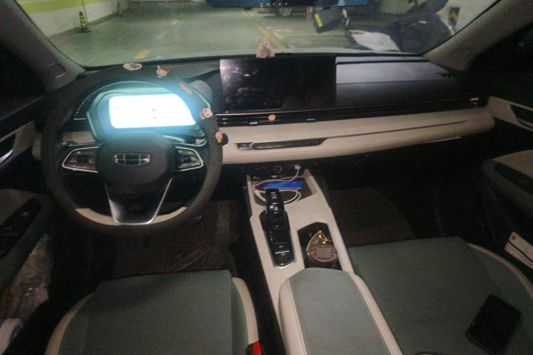 Used Geely Auto Emgrand L HiP 2022 1.5TD-DHT Pro 100KM Super Rui
