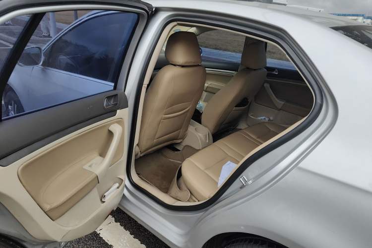 Used Volkswagen Sagitar 2009 1.6L Automatic Comfort Edition Left Rear Seat