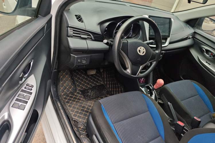 Used Toyota YARiS L Zhi Xuan 2016 Revised Version 1.5G CVT with Dynamic Sunroof Driver Seat