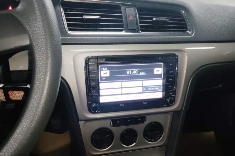 Used Volkswagen Lavida 2013 Restyled Classic 1.6L Manual Comfort Edition Audio And AC Panel