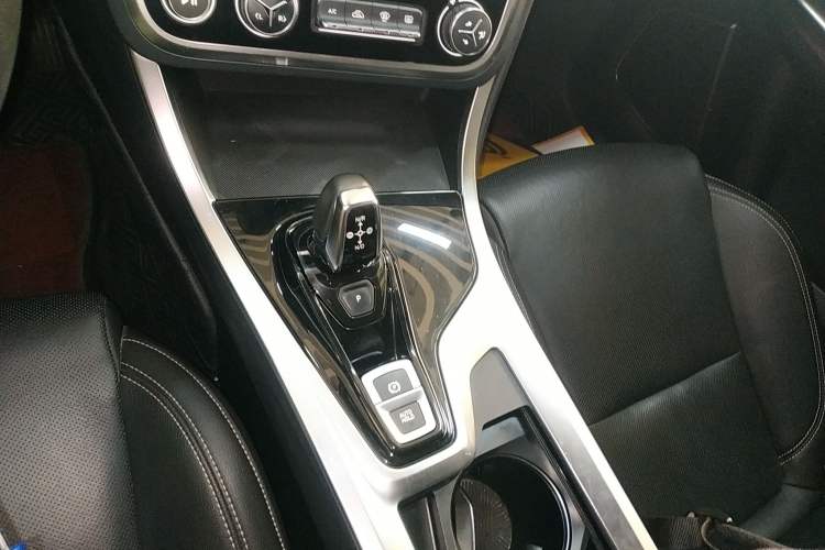 Used Lynk & Co 01 2019 2.0T Two-Wheel-Drive Pro Version China VI Standard
