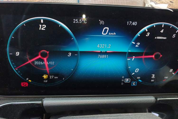 Used Mercedes-Benz GLA 2022 GLA 200 Odometer Close Up