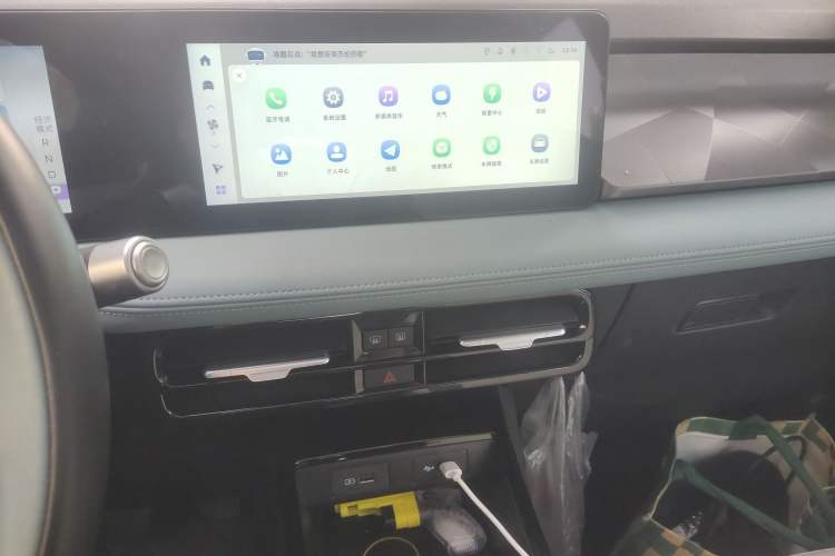 Used Geometry E Firefly 2024 401 km Fluorescent
