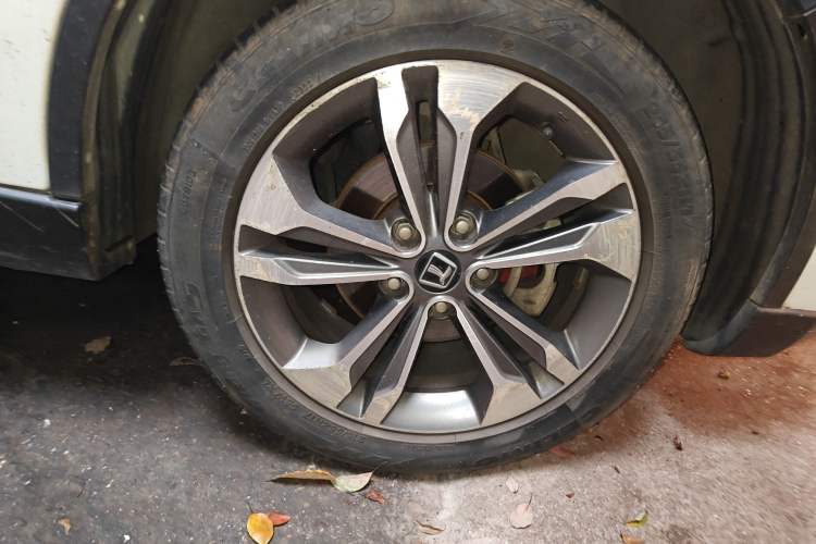 Used Luxgen U6 SUV 2018 1.8T Classic Comfort Edition Right Front Wheel Hub