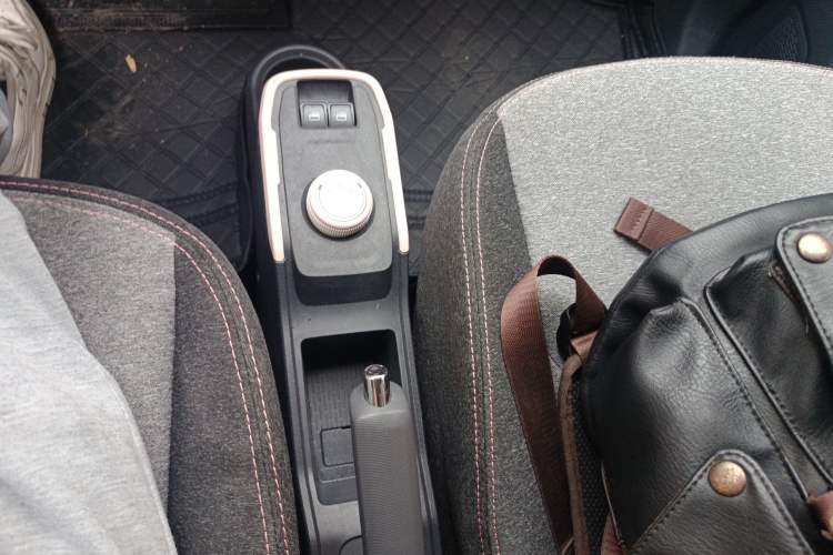 Used Chery QQ Ice Cream 2022 120km Conical Shape Lithium Iron Phosphate