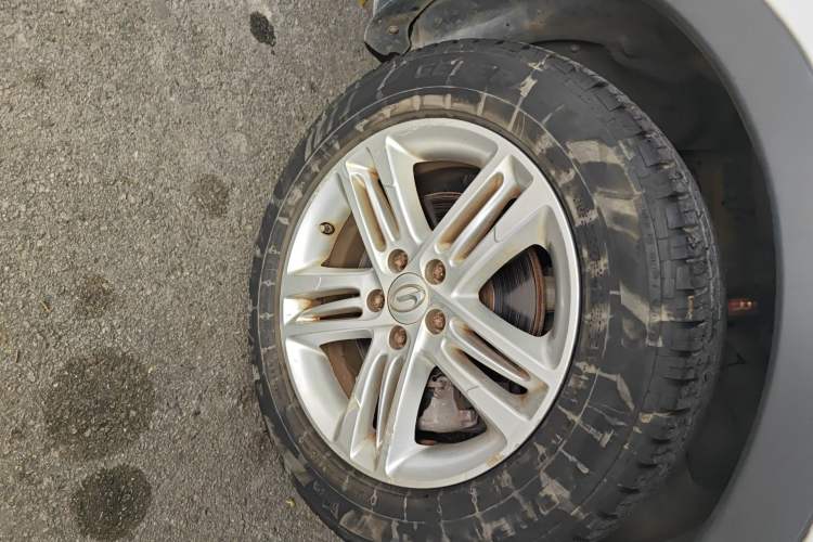 Used GAC Trumpchi GS5 2014 2.0L Automatic Two-Wheel Drive Deluxe Edition Right Front Wheel Hub