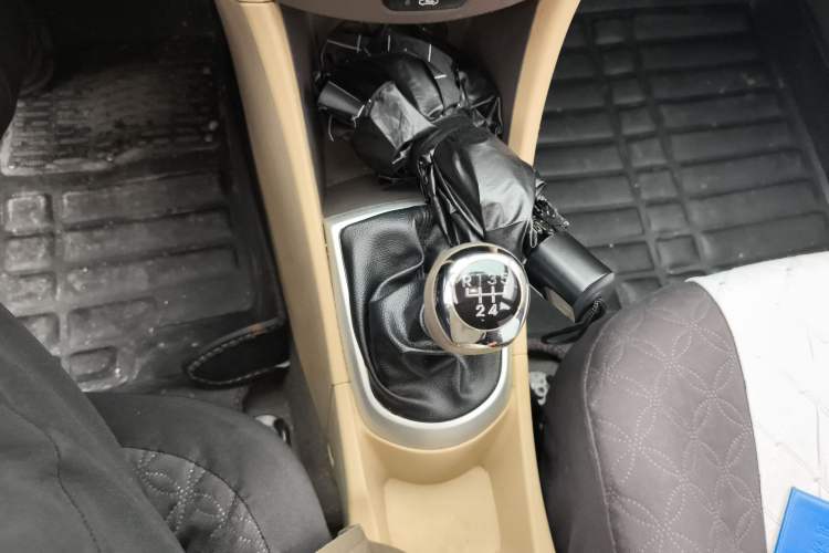 Used Hyundai Verna (older generation) 2010 Sedan 1.4L Manual Comfort GS
