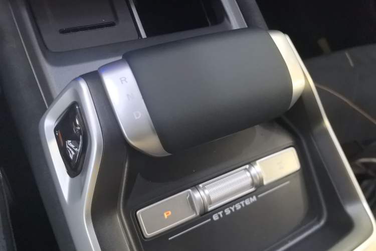 Used Deepal G318 2025 Worry-Free Cross-Country Edition Four-Wheel Drive Distant Mountains Version Gear Lever