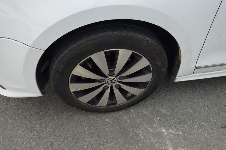 Used Volkswagen Sagitar 2017 230TSI Automatic Comfort Version
