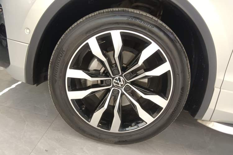 Used Volkswagen Tiguan L 2021 330TSI Automatic Two-Wheel Drive R-Line Enhanced Edition
