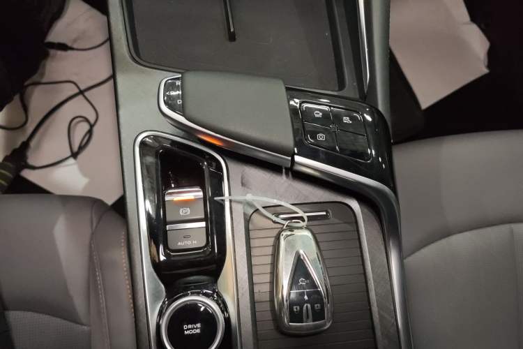 Used CHANGAN UNI-T 2022 1.5T Prestige Version Gear Lever