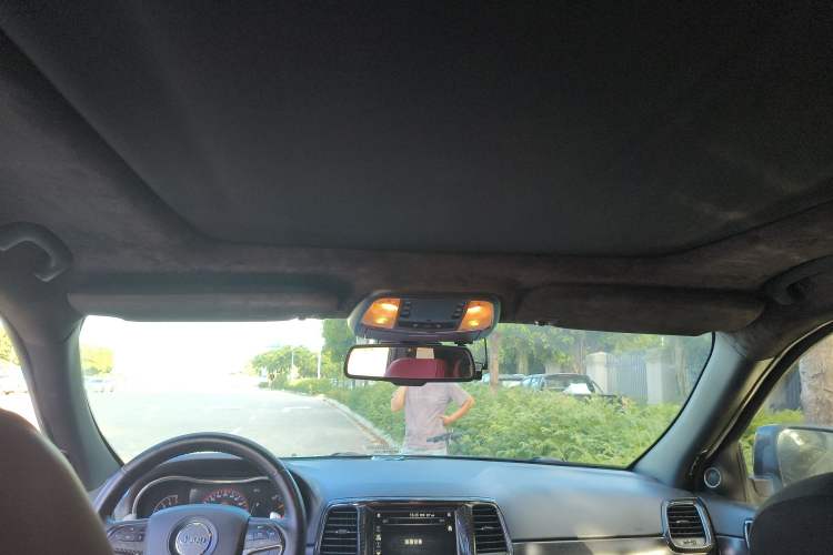 Used Jeep Grand Cherokee 2012 3.6L Flagship Navigation Edition