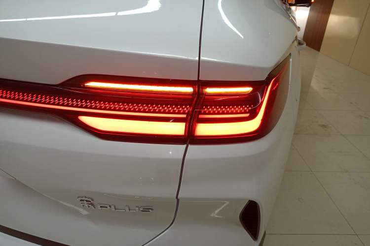 Used BYD Song PLUS New Energy 2023 Champion Edition EV 520KM Prestige Model
