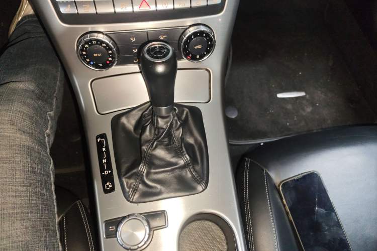 Used Mercedes-Benz SLK-Class 2011 SLK 200 Fashion Model
