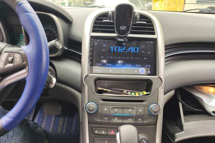 Used Chevrolet Malibu 2013 2.0L Automatic Luxury Edition Audio And AC Panel