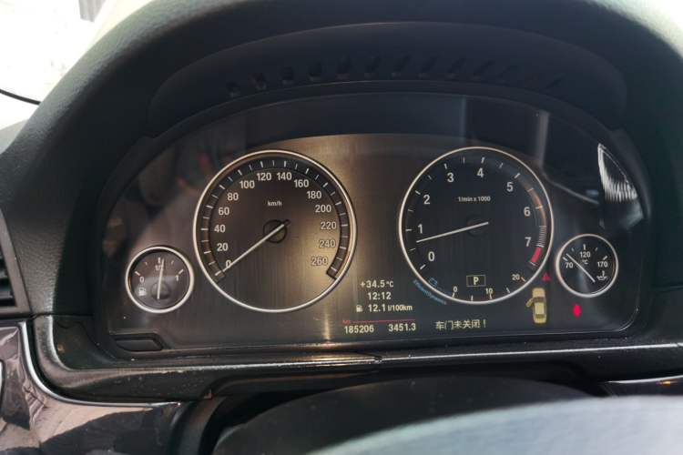 Used BMW 5 Series 2011 523Li Leading Model
