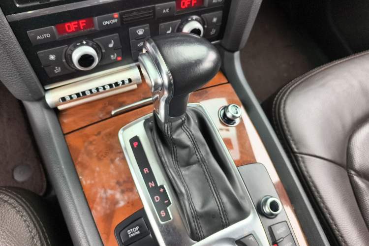 Used Audi Q7 2014 35 TFSI Ambition Edition Gear Lever
