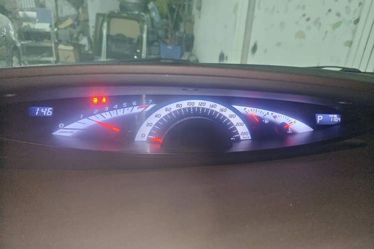 Used Toyota Previa  Instrument Cluster