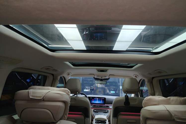 Used Mercedes-Benz V-Class 2024 V 300 L Long Wheelbase Prestige Edition Headliner