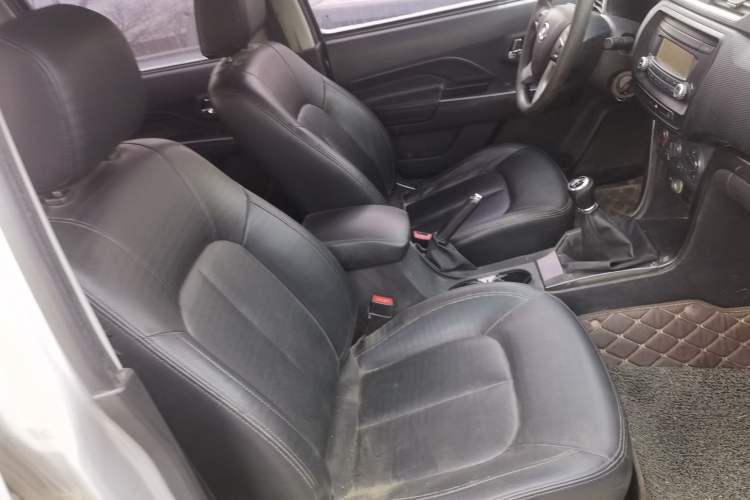 Used Great Wall Wingle 5 2017 2.0T European Version Diesel Two-Wheel Drive Advanced Large Double-Cab GW4D20E