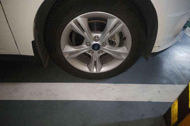 Used Ford Focus 2012 Sedan 1.6L Automatic Fashion Edition