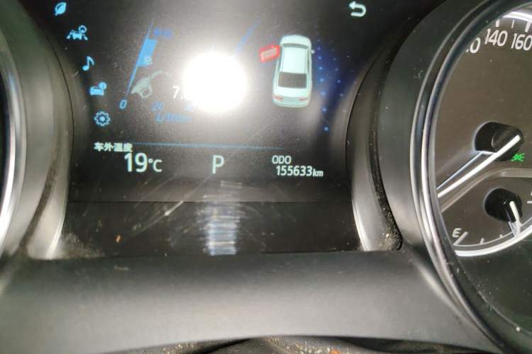 Used Toyota Camry 2021 2.0G Luxury Edition Odometer Close Up