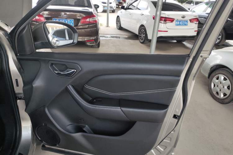 Used Soueast DX3 2019 1.5L Manual Luxury Model China VI Standard
