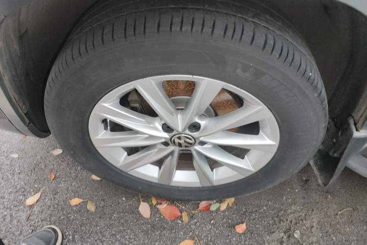 Used Volkswagen Tiguan 2015 1.8TSI Automatic All-Wheel Drive Style Vision Edition Exterior 4