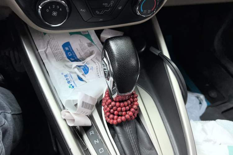 Used Ford Escort 2017 Revised Version 1.5L Automatic Comfort Edition Gear Lever