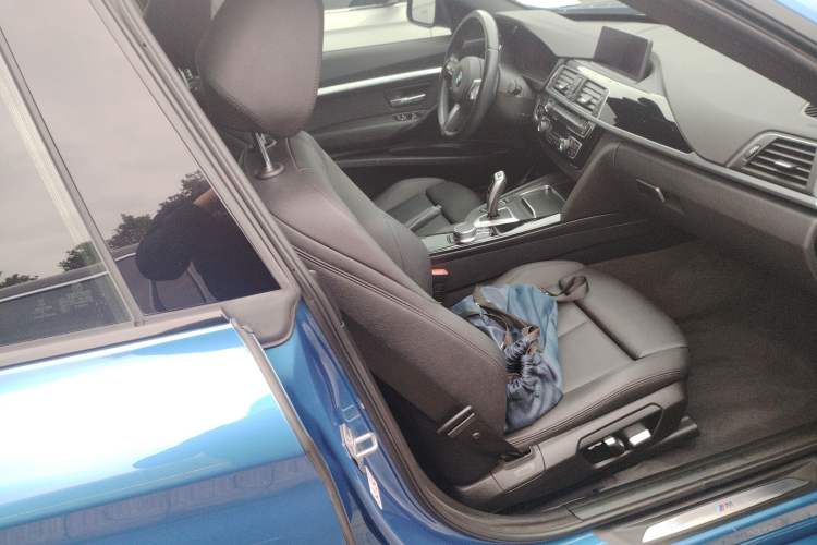 Used BMW 3 Series GT 2019 320i M Sport Package Right Front Seat