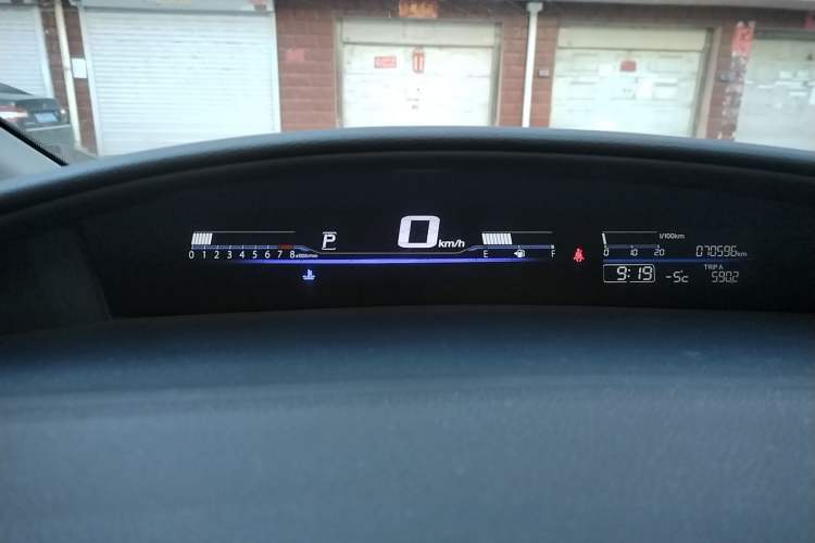 Used Honda Jade 2013 1.8L CVT Luxury Edition 5 seats