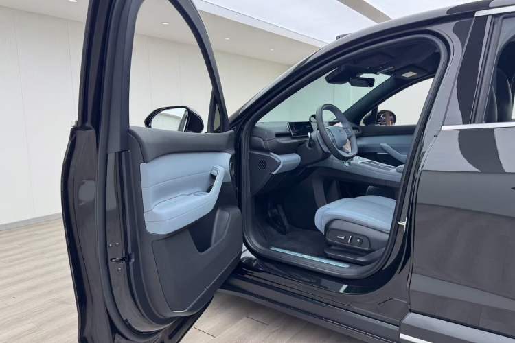 Used Nio EC6 2024 75 kWh Driver Seat