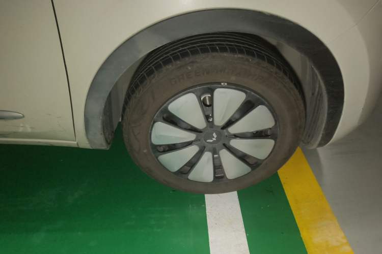 Used Wuling Bingo 2024 333 km Enjoyment Version Right Front Wheel Hub