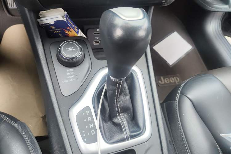 Used Jeep Cherokee 2016 2.4L Superior Edition
