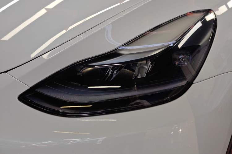 Used Tesla Model Y 2021 Long-Range All-Wheel-Drive Version
